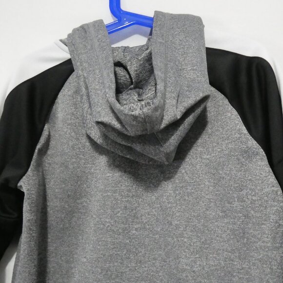 PUMA | size 8 - kids | Long Sleeve Zip-Up Hooded Sweatshirt With Pockets - Picture 13 of 16